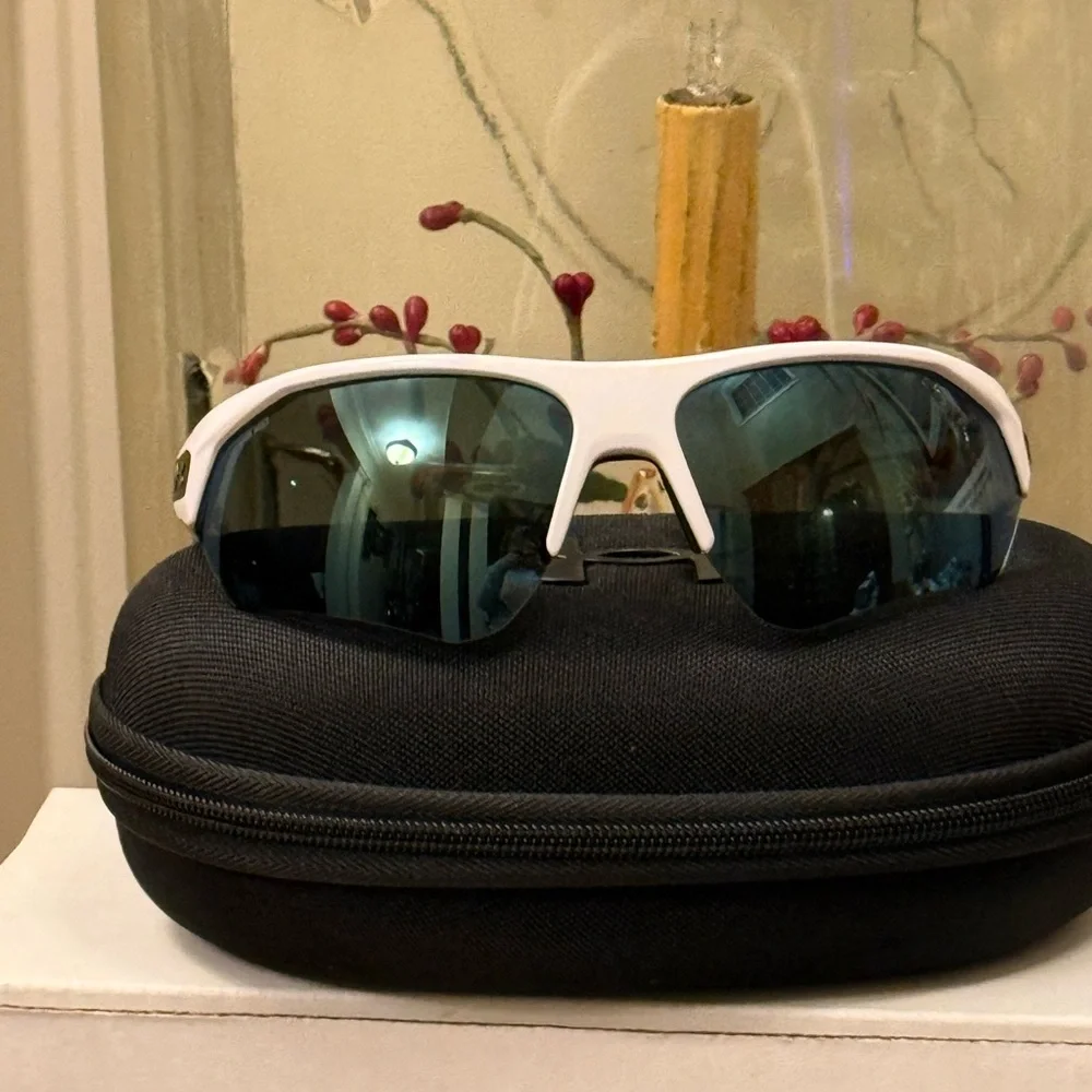 UNDER ARMOUR PLAYMAKER Sunglasses With Case
